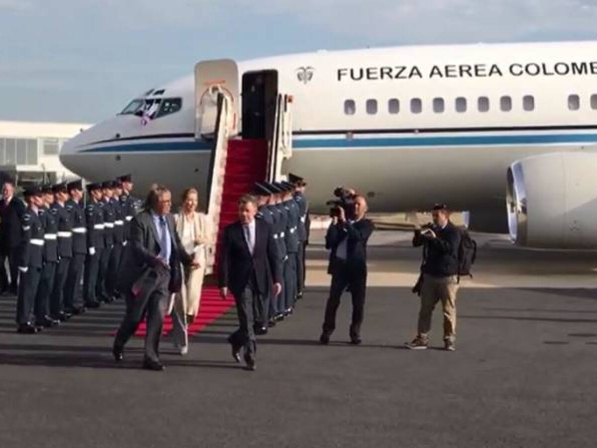 El presidente Santos llega a Londres para visita de Estado por invitación de la reina Isabel II