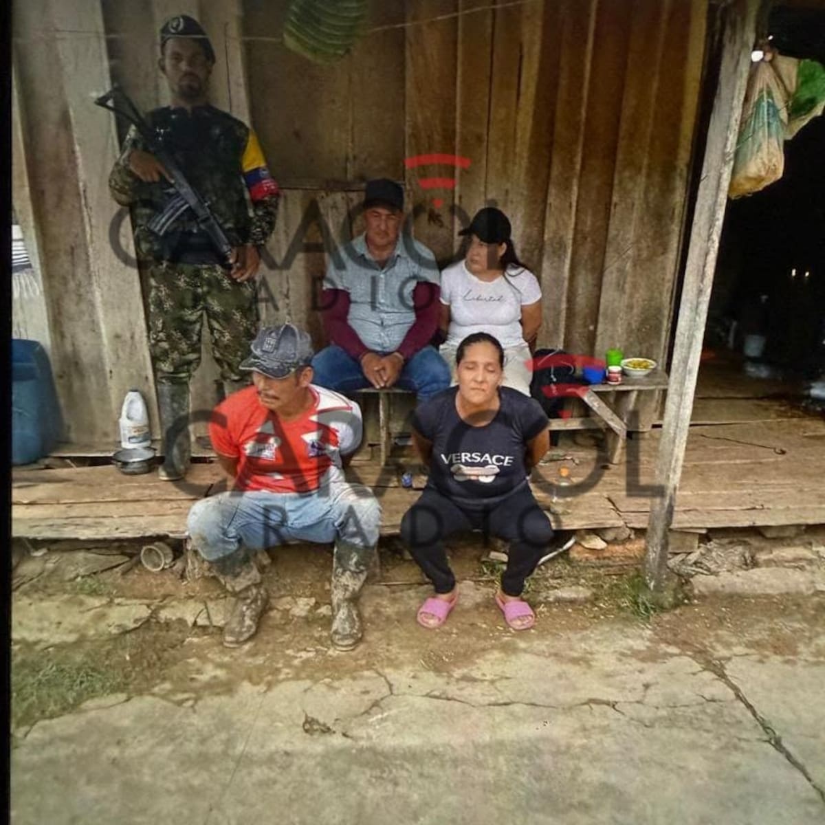 Se conoció una foto antes de que las disidencias asesinaran a las cuatro personas en Remedios