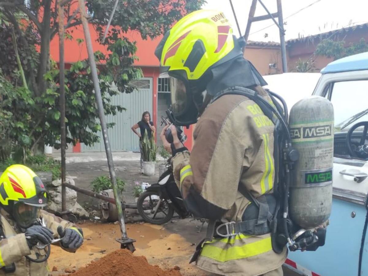 Atienden emergencia por escape de gas en el barrio Comuneros