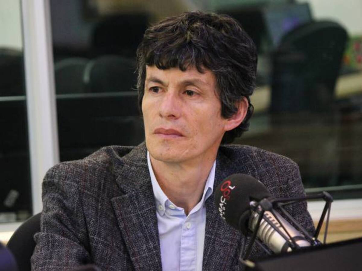 El posible punto de acuerdo Farc - Uribe es la Constituyente: Flórez