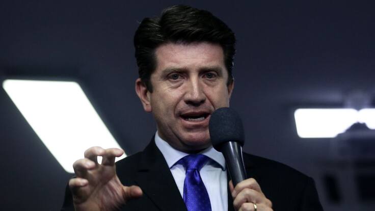 "Gestionar ventiladores no se hace a punta de gritos": Diego Molano