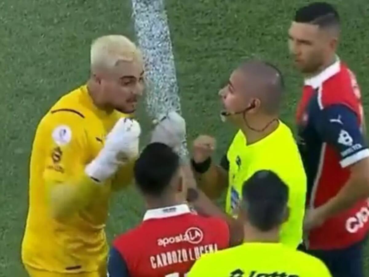 Inédita actuación del VAR, expulsión a un arquero antes del pitazo inicial