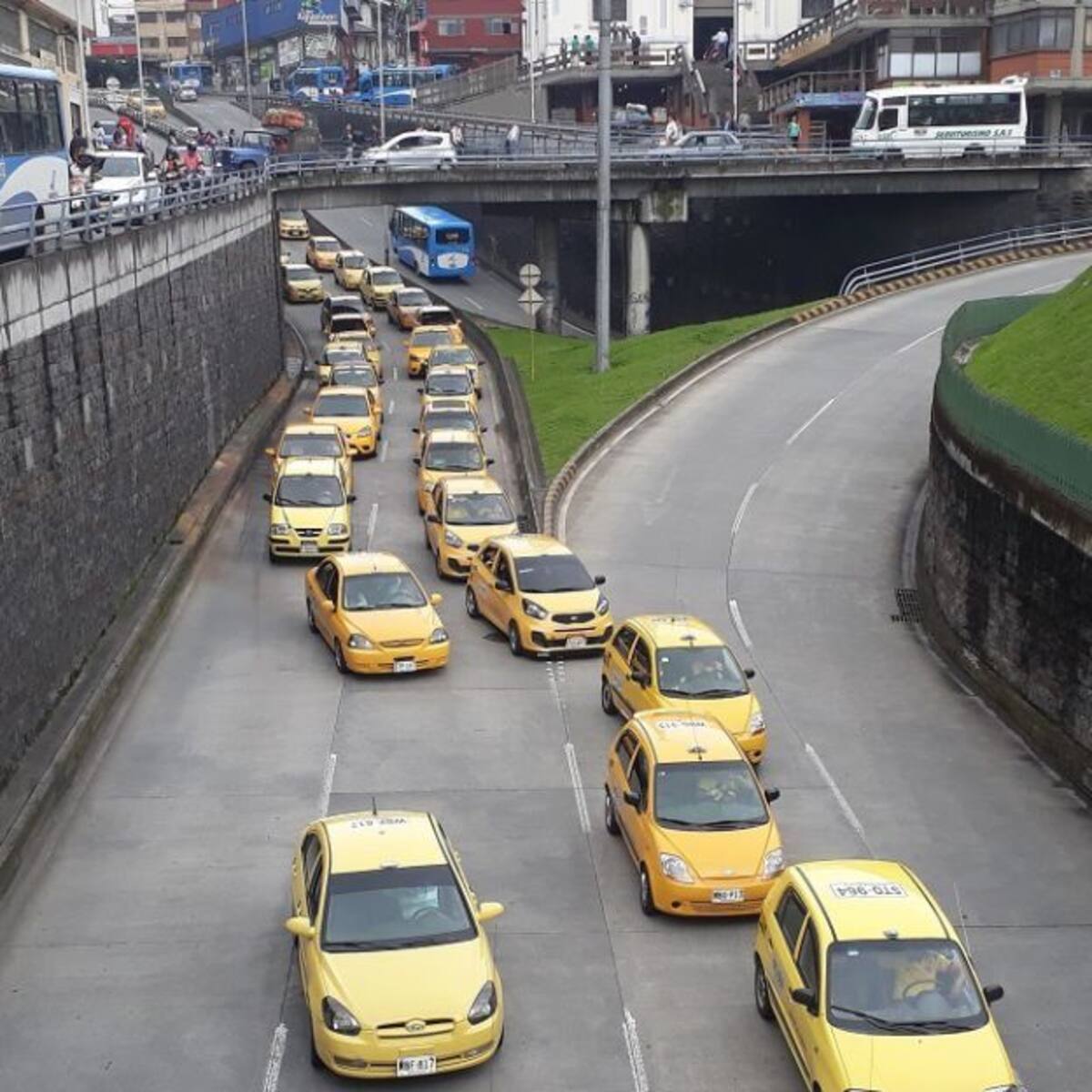 Se instalarán botones de pánico en los taxis para evitar atracos
