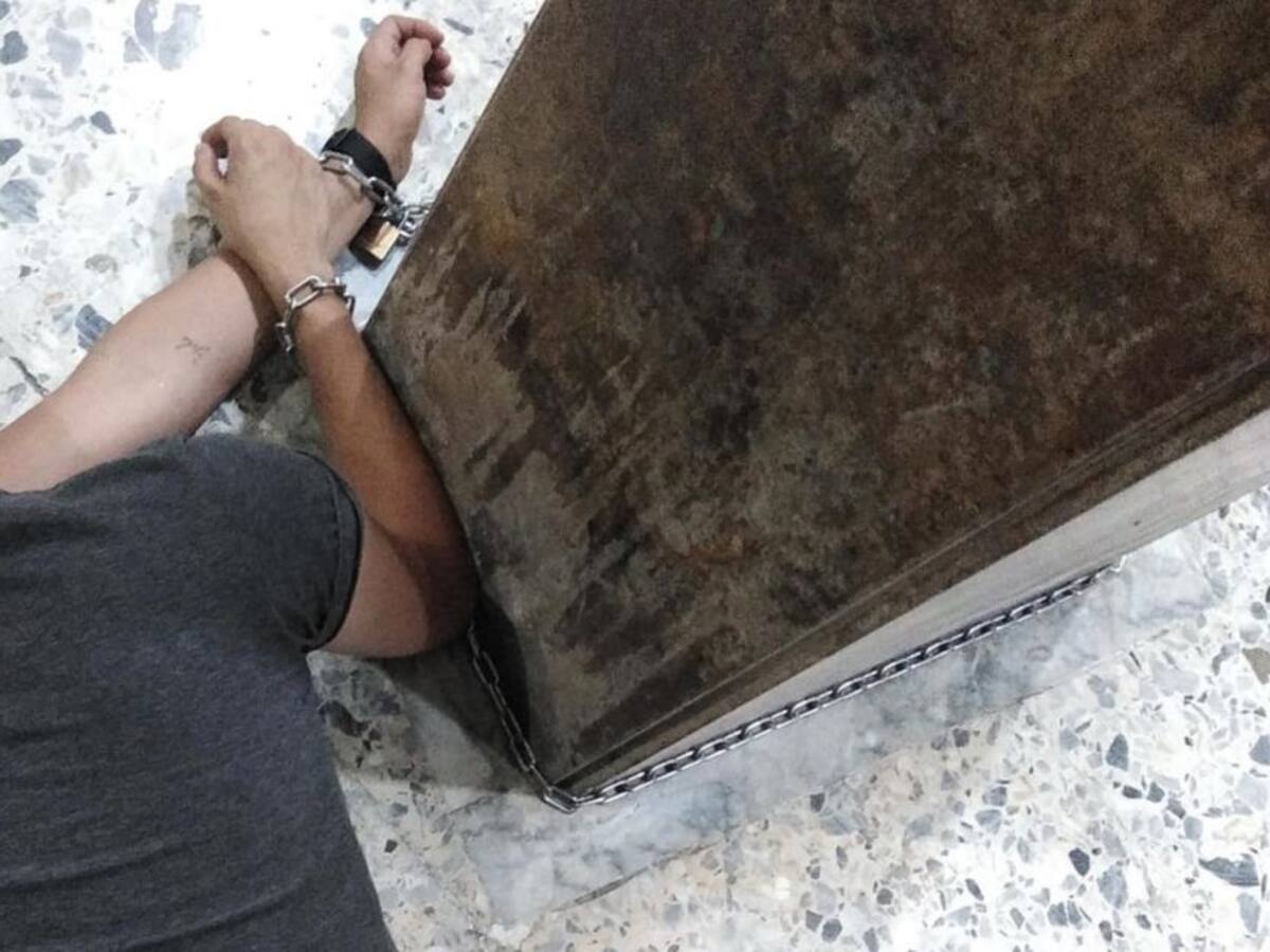 Estudiantes de Uniatlántico desalojan catedral con mediación del arzobispo