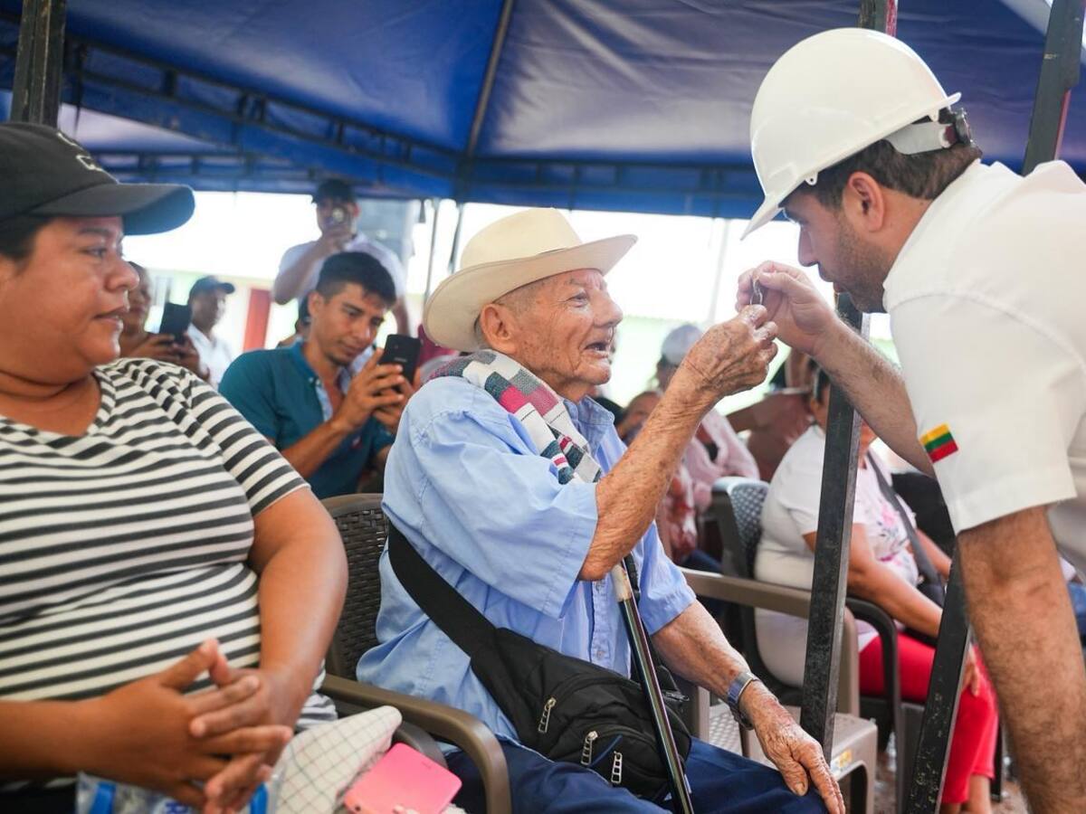 Yamil Arana entregó primeras 30 casas en San Pablo, Bolívar