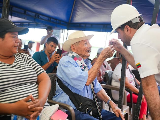 Yamil Arana entrega primeras 30 casas en San Pablo, Bolívar