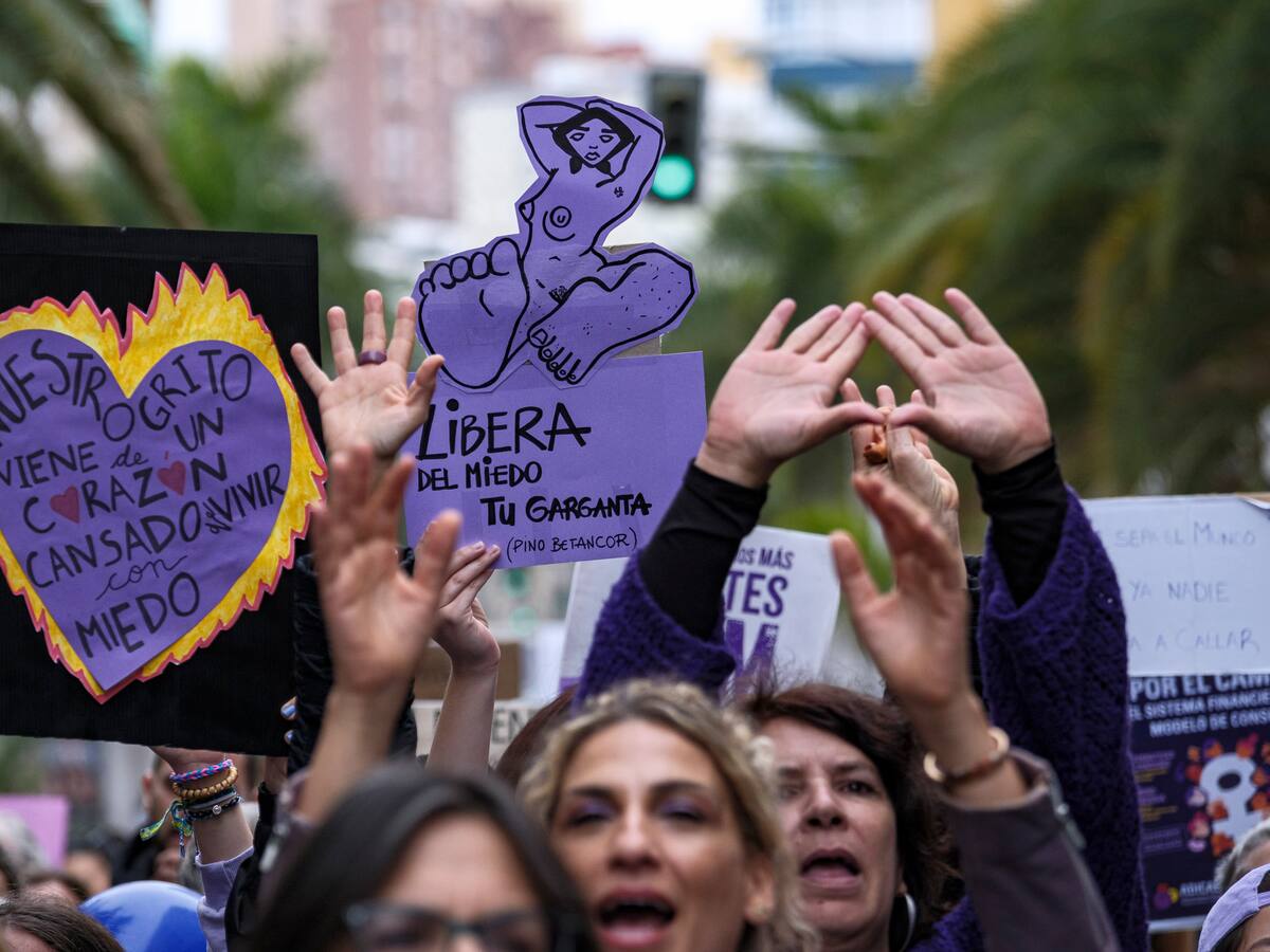 Ucraniano señalado de agredir a una mujer en el 8M en Medellín fue dejado en libertad