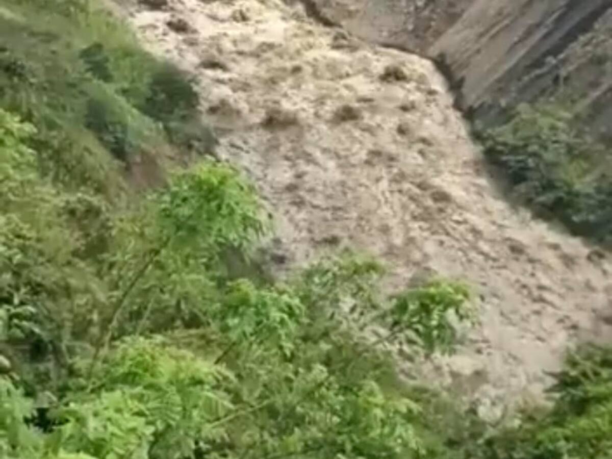 Monitorean el río Sucio, tras derrumbe que cayó sobre el afluente en Antioquia