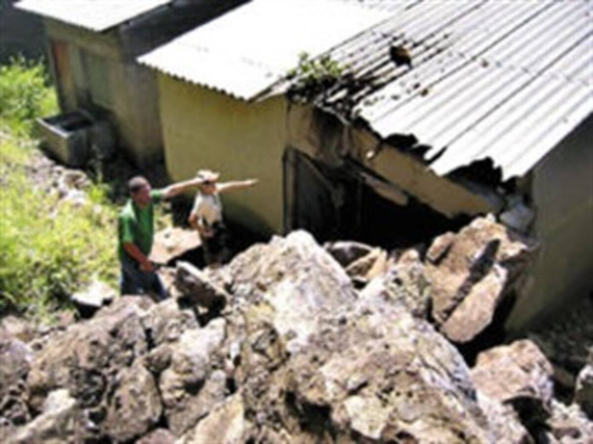 Cuatro mil familias en ascuas por amenaza de deslizamientos en Bogotá