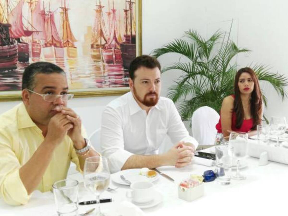 Congresistas y hoteleros de Cartagena sellan alianza para lograr desmonte de sobretasa de energía