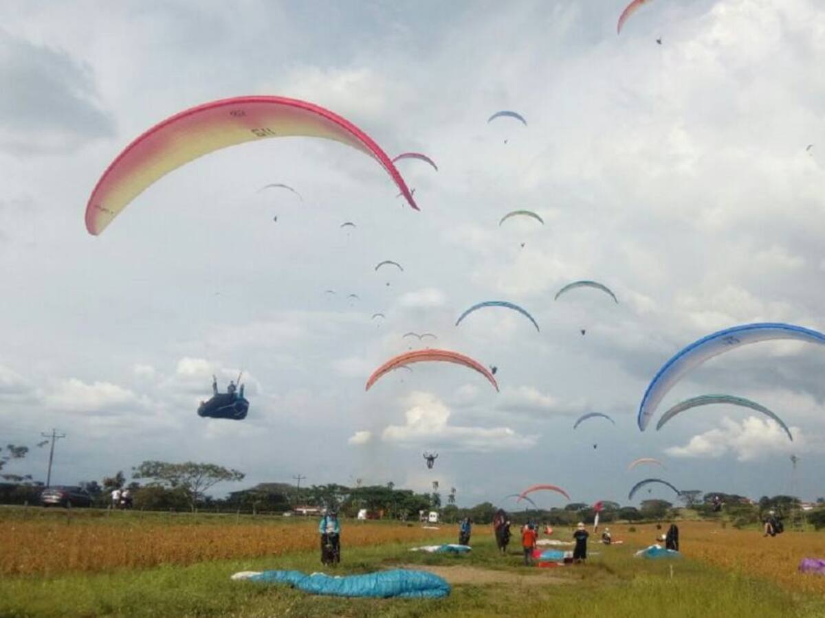 Arranca el BGD Weightless Open de parapente en Roldanillo, Valle