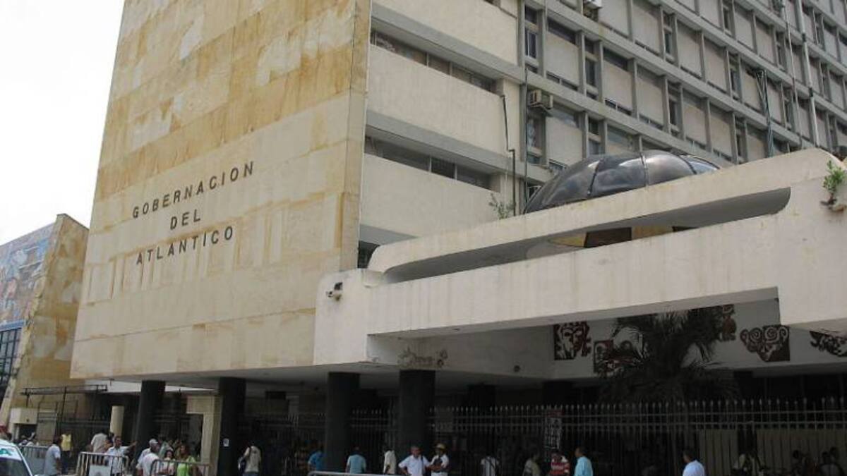 Siete personas quedaron atrapadas en ascensor de la Gobernación del Atlántico: ¿qué pasó?