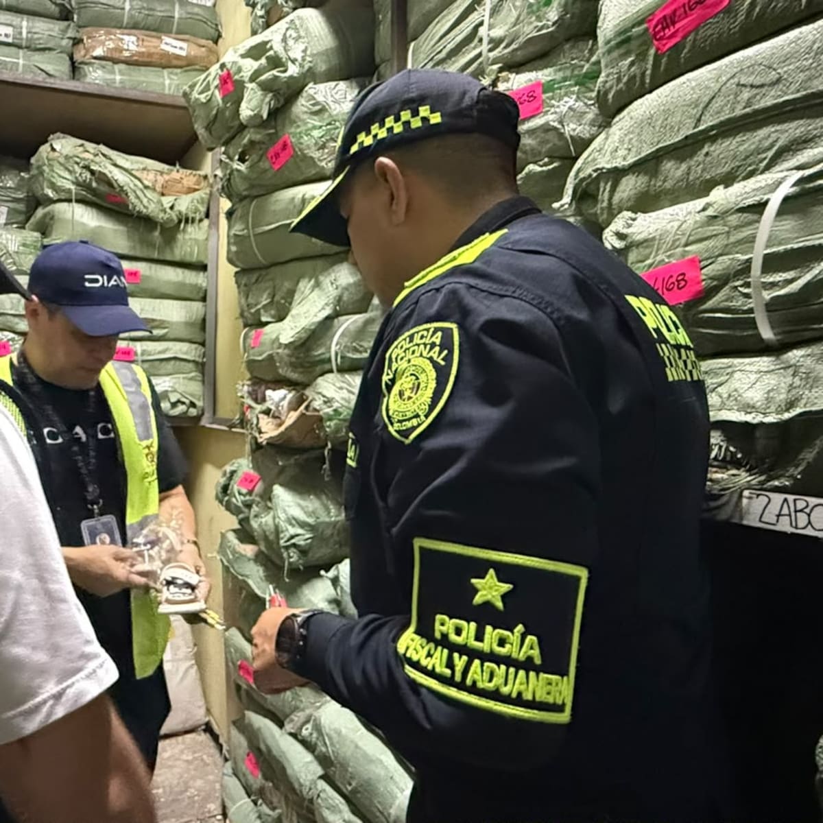 Operación Iron golpea al contrabando en Cali: hallan mercancía por más de $21 mil millones