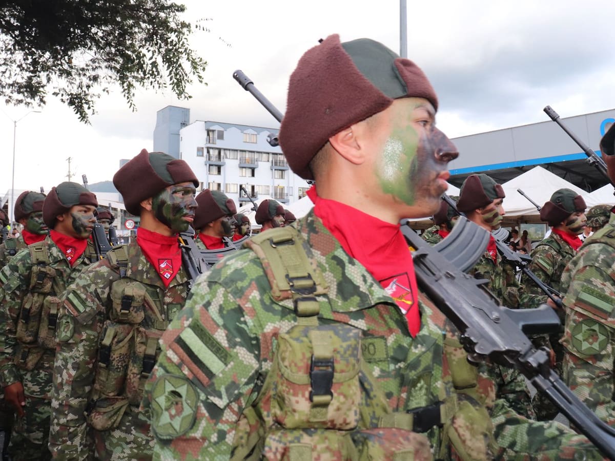 1300 soldados del ejército y el desfile militar en el eje cafetero: está prohibido el uso de drones