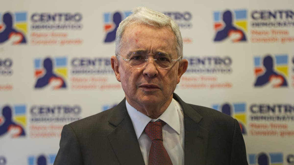 Creador de Matarife tendrá que retractarse por difamar al expresidente Uribe