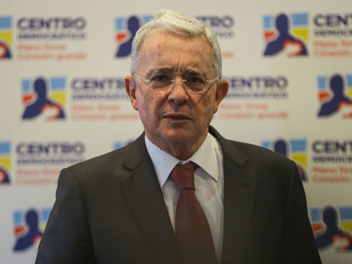 Uribe propone a Mario Hernández como cabeza de lista al Concejo de Bogotá