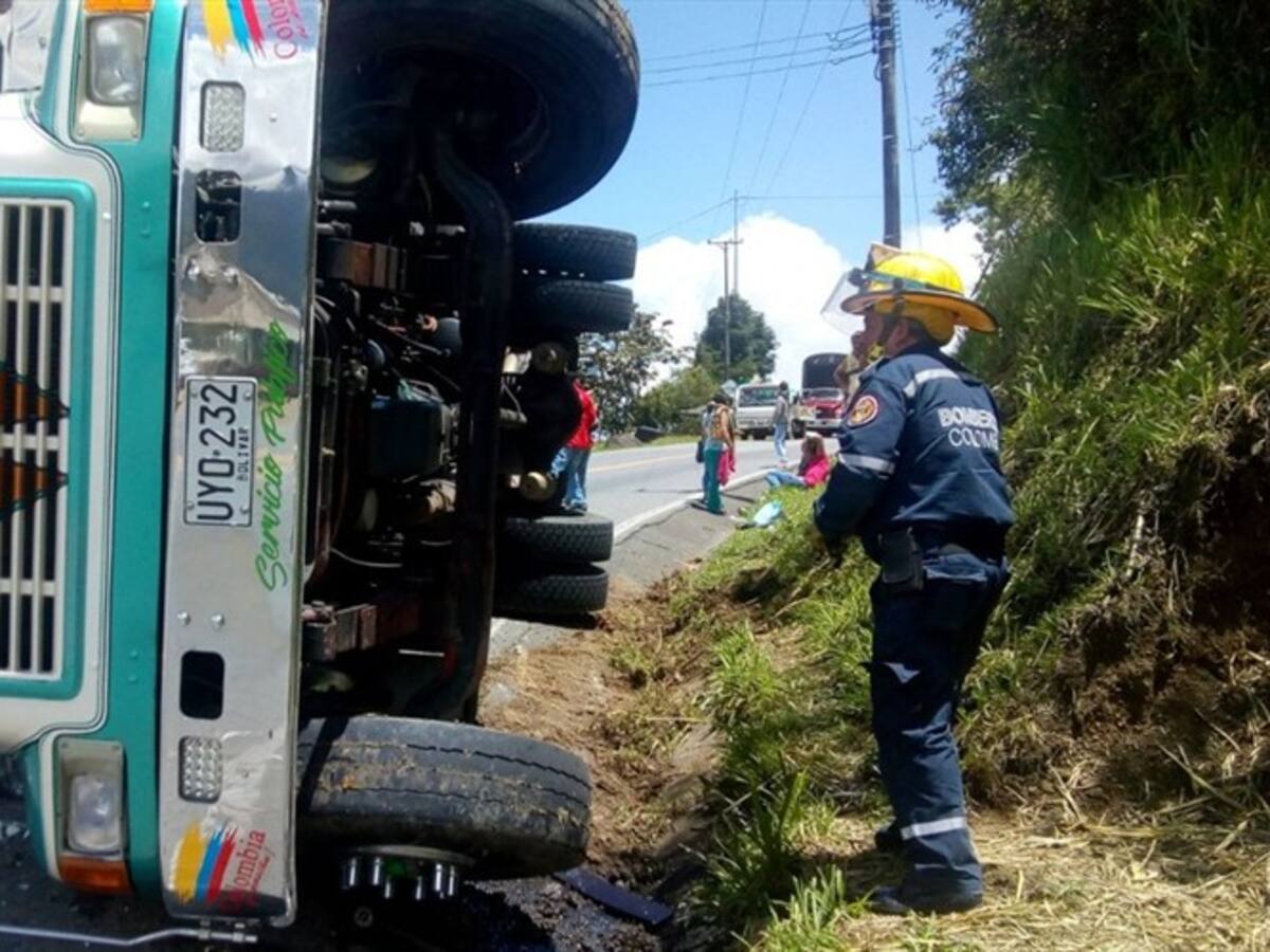 Accidente de un bus escalera dejó 15 lesionados en el sur del Cauca