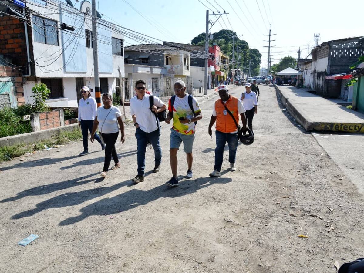 Distrito atiende llamado en isla Manzanillo del barrio El Bosque y prepara inversiones