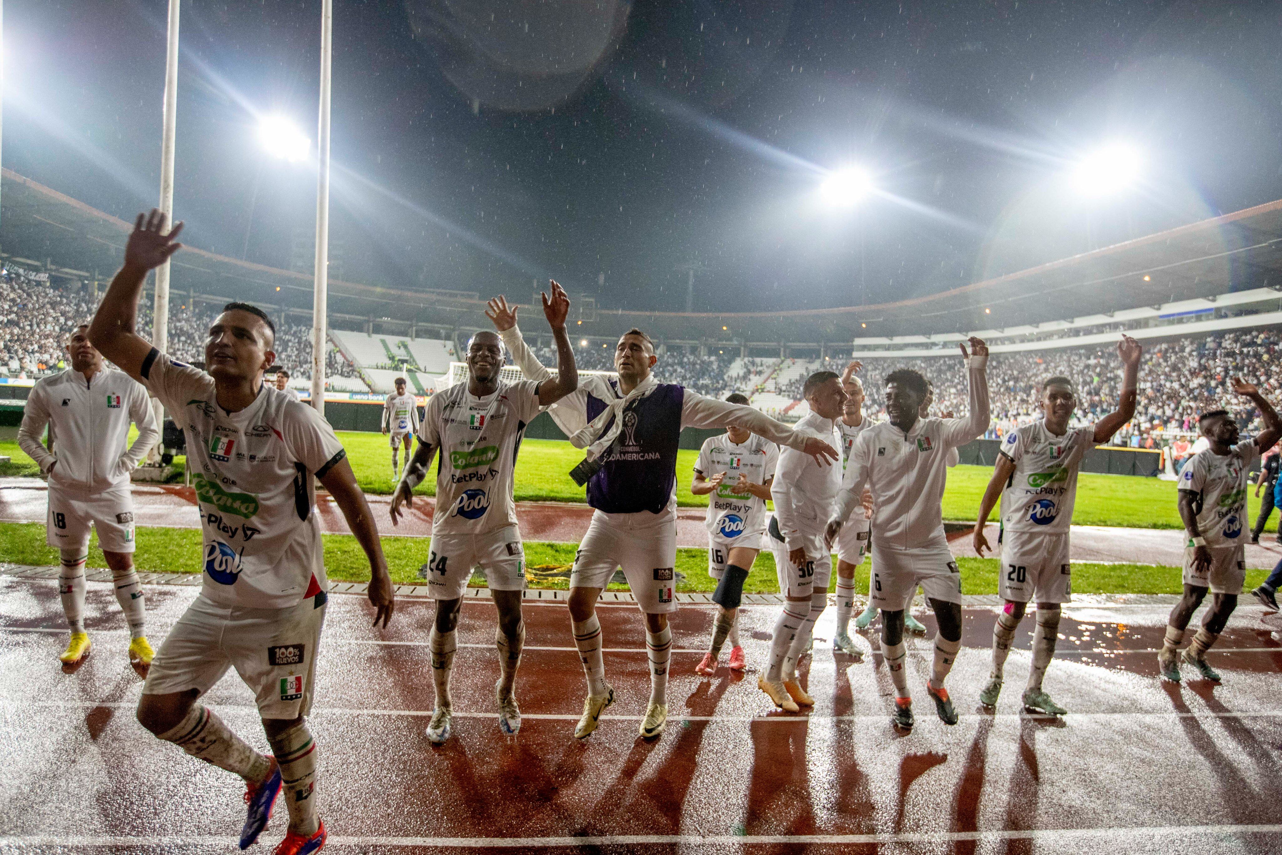 Once Caldas celebra su clasificación a la Copa Sudamericana. Foto tomada de cuenta oficial de CONMBEOL Sudamericana en X