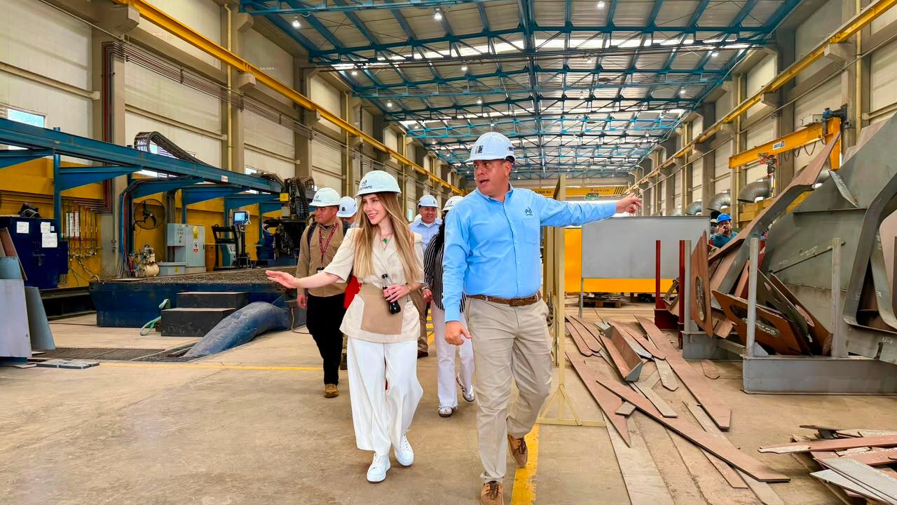 Visita de la ministra de Comercio, Industria y Turismo, Diana Marcela Morales Rojas a Cotecmar. // Cotecmar