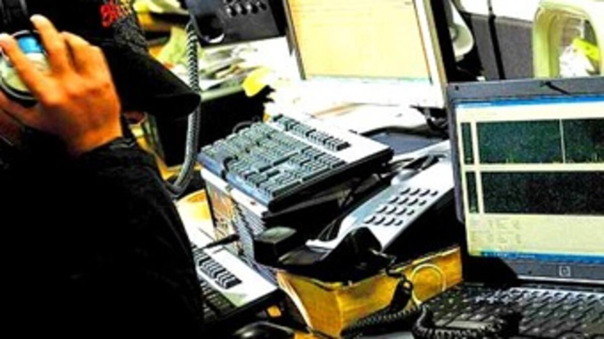 Seis años de prisión a exfuncionarios del DAS por 'chuzadas' telefónicas
