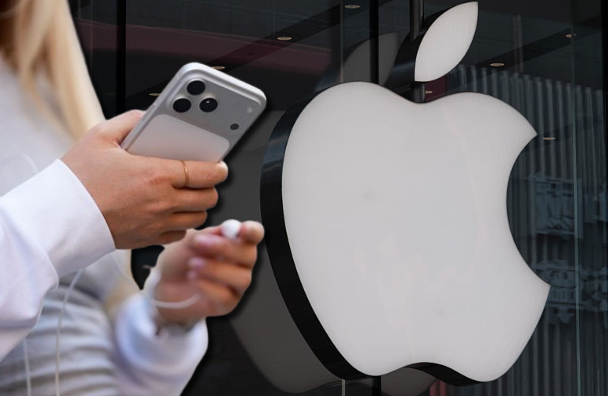 iPhone y logo de Apple. (Photo credit should read CFOTO/Future Publishing via Getty Images)