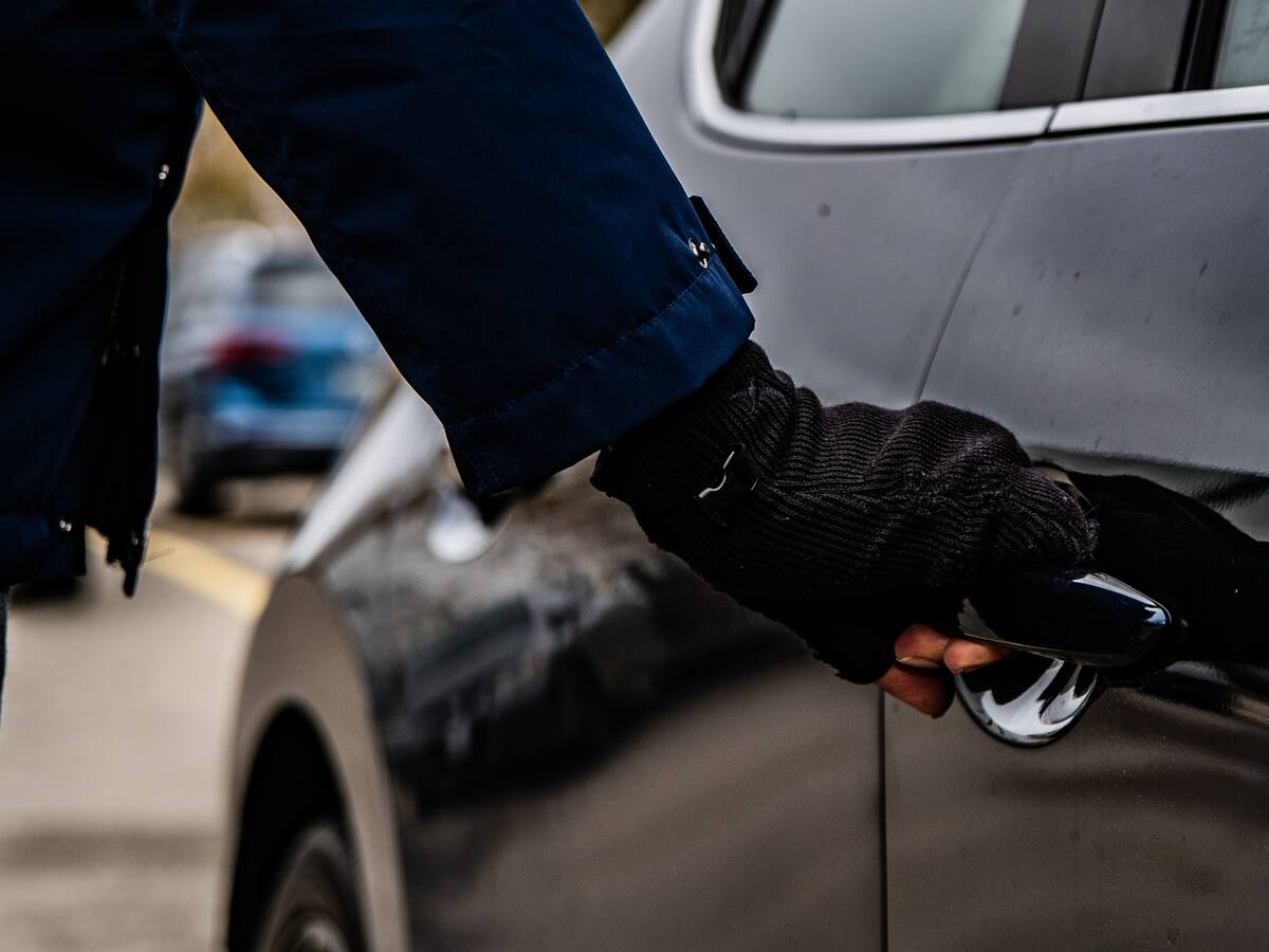 Ladrones se robaron una camioneta que pertenece a las fuerzas militares ¿cómo pasó?