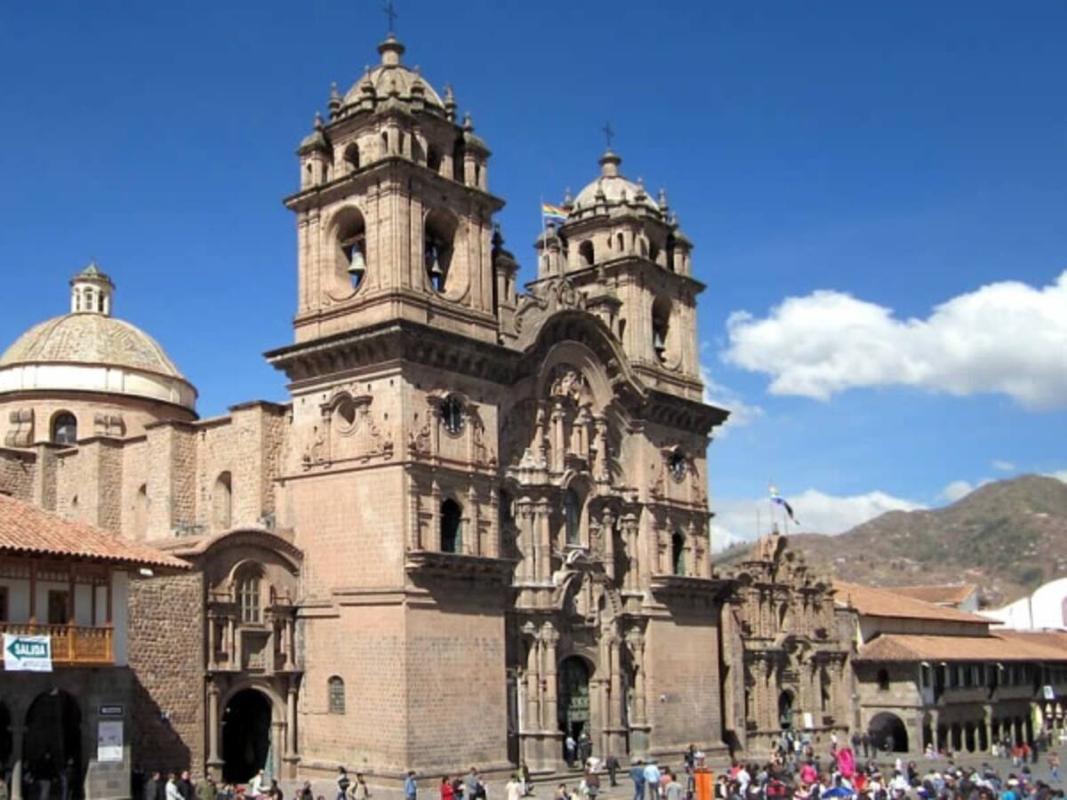 Investigan a colombiano por pintar grafitis en muros históricos de Cuzco, Perú