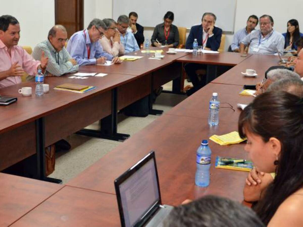Sí al plebiscito por la paz, dicen los colombianos en encuesta Polimétrica