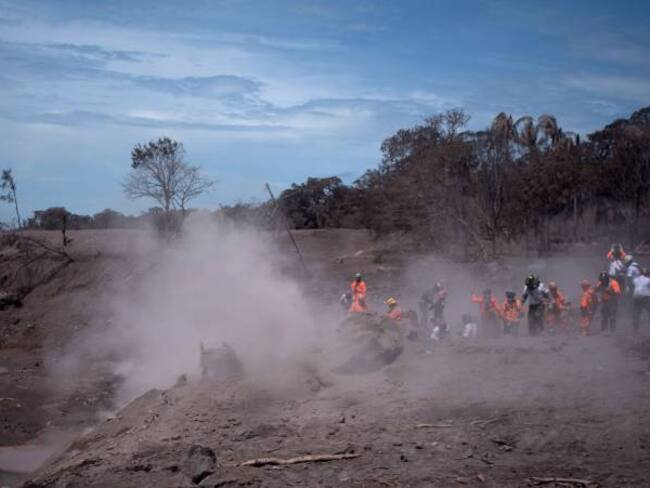 Sube a 109 cifra de muertos por erupción del Volcán de Fuego en Guatemala