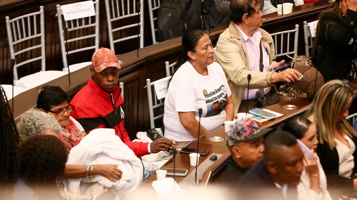 Congreso levanta sesión del Día de las Víctimas por falta de quórum y genera rechazo