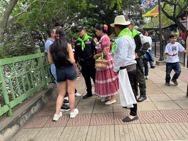 La campaña "Ojos en Todas Partes", la Policía adelantó actividades . Foto policía Neiva.