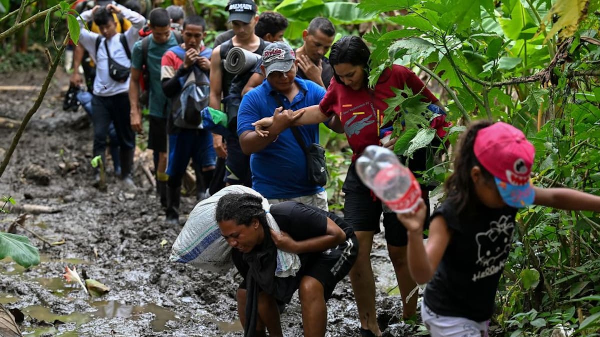 Paso de migrantes por el Darién va a seguir aumentando: gobierno de Panamá