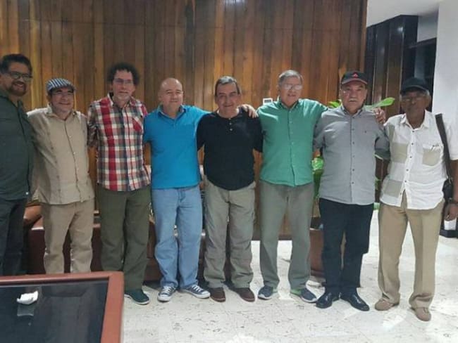 Imagen de archivo de las delegaciones del Eln y las Farc reunidas en Cuba.