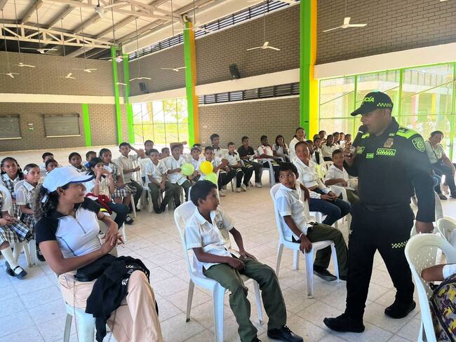 En Bolívar, la Policía Nacional adelanta campañas para proteger a los menores en la era digital