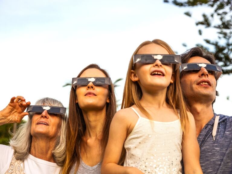 Personas viendo Eclipse de Sol // Getty Images