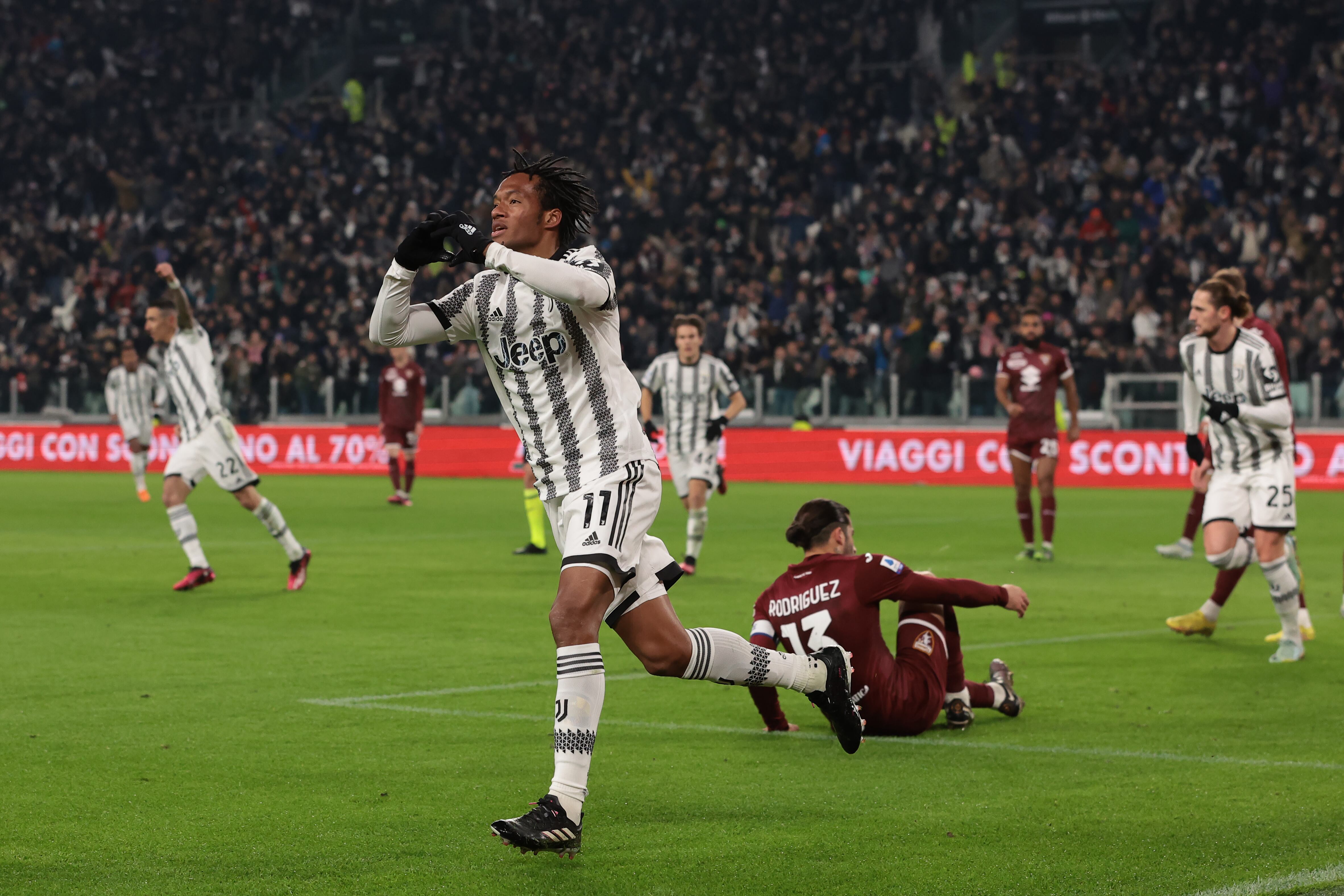Juan Guillermo Cuadrado festeja su primer gol en la temporada con la Juventus. (Photo by Jonathan Moscrop/Getty Images)