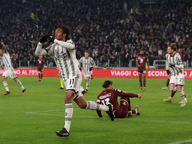 Juan Guillermo Cuadrado festeja su primer gol en la temporada con la Juventus. (Photo by Jonathan Moscrop/Getty Images)