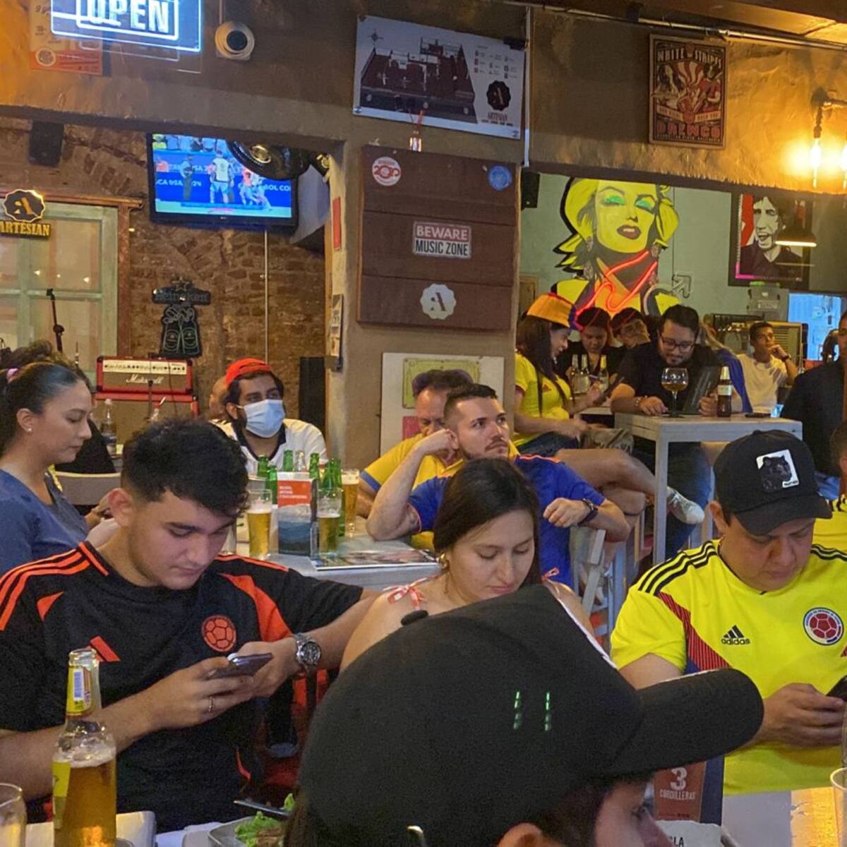 Desesperados los neivanos por demora en final de Copa América
