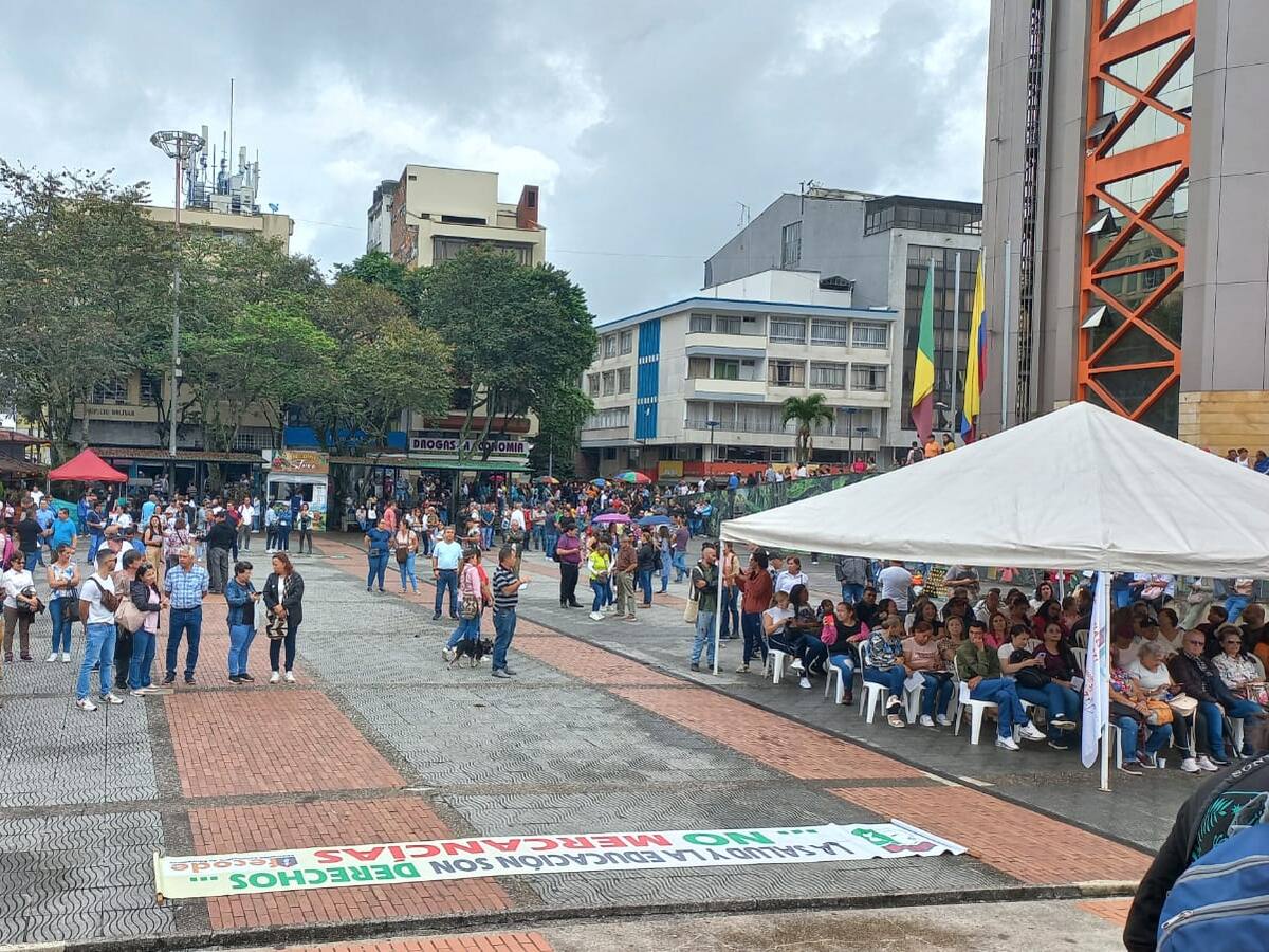 Docentes en Quindío exigen firma de contratos con IPS para el nuevo modelo de salud