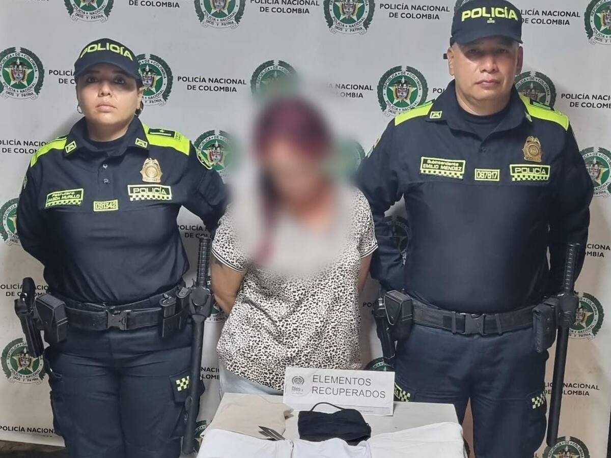 Llevaba en la faja elementos que había robado en un supermercado de Ibagué