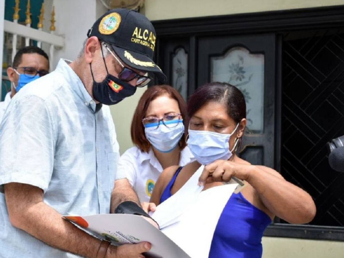 130 familias recibieron las escrituras de sus casas en el sur de Cartagena