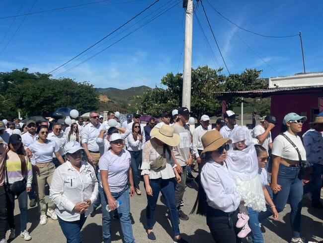 Familiares de joven secuestrada en el Catatumbo marchan para pedir su liberación.