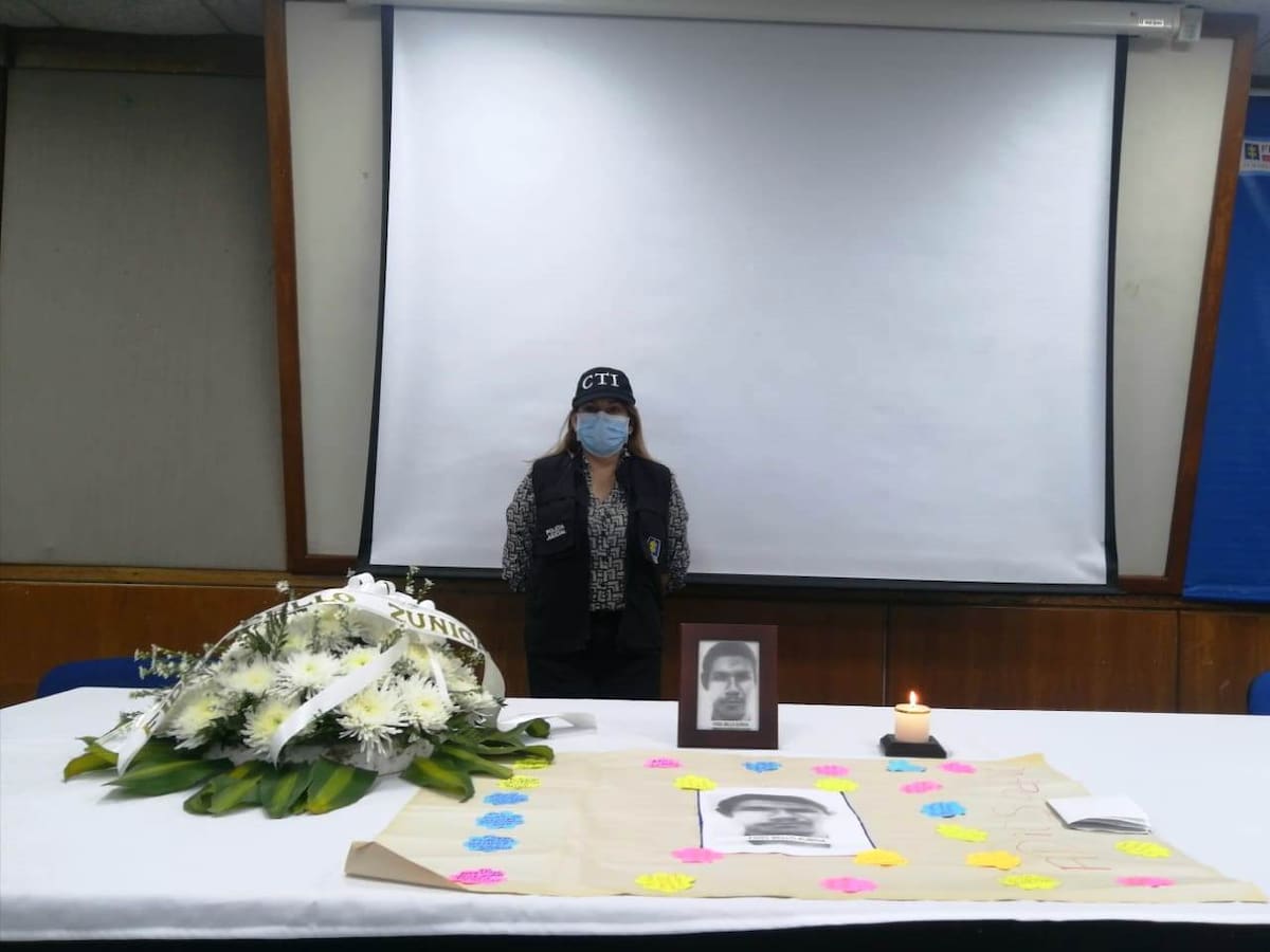 Entrega digna de restos de un hombre asesinado por las AUC en María La Baja