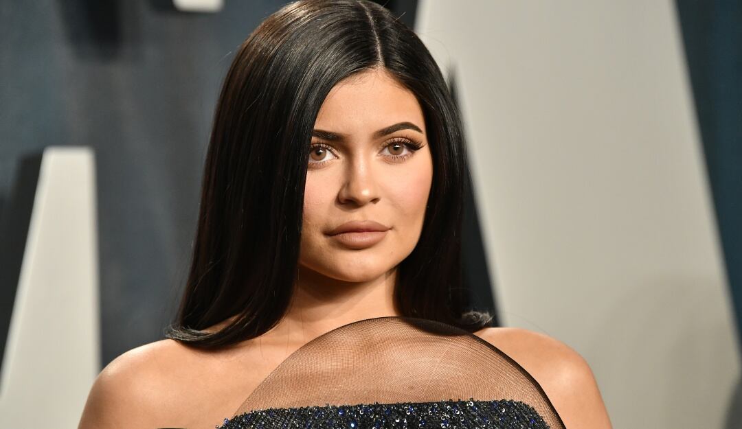 Kylie Jenner paraliza Instagram con diminuto bikini color piel