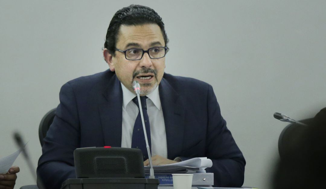 Miguel Ceballos renunció al cargo en momentos en que lidera las conversaciones con el Comité Nacional del Paro