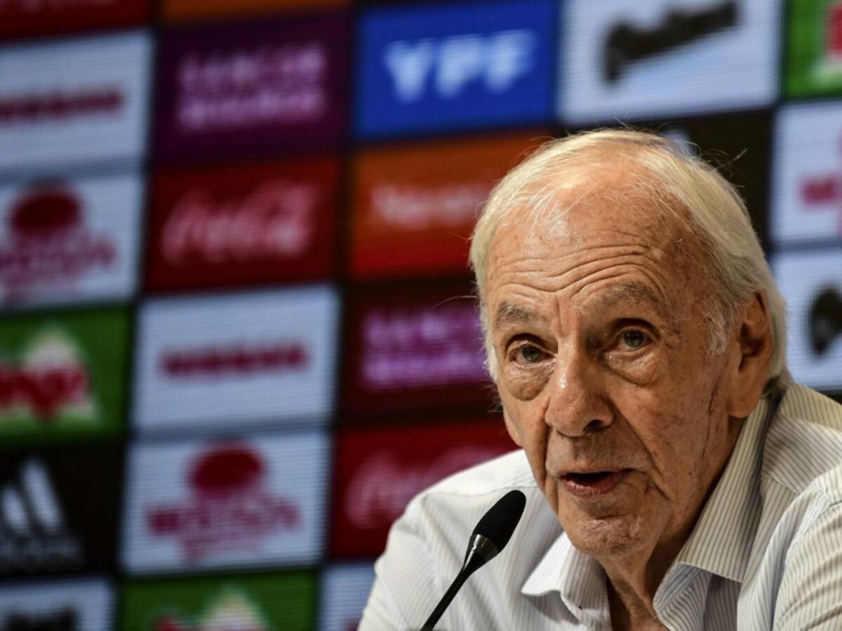 “La diferencia de James y Messi, es que a Messi el equipo lo arropó”: Menotti