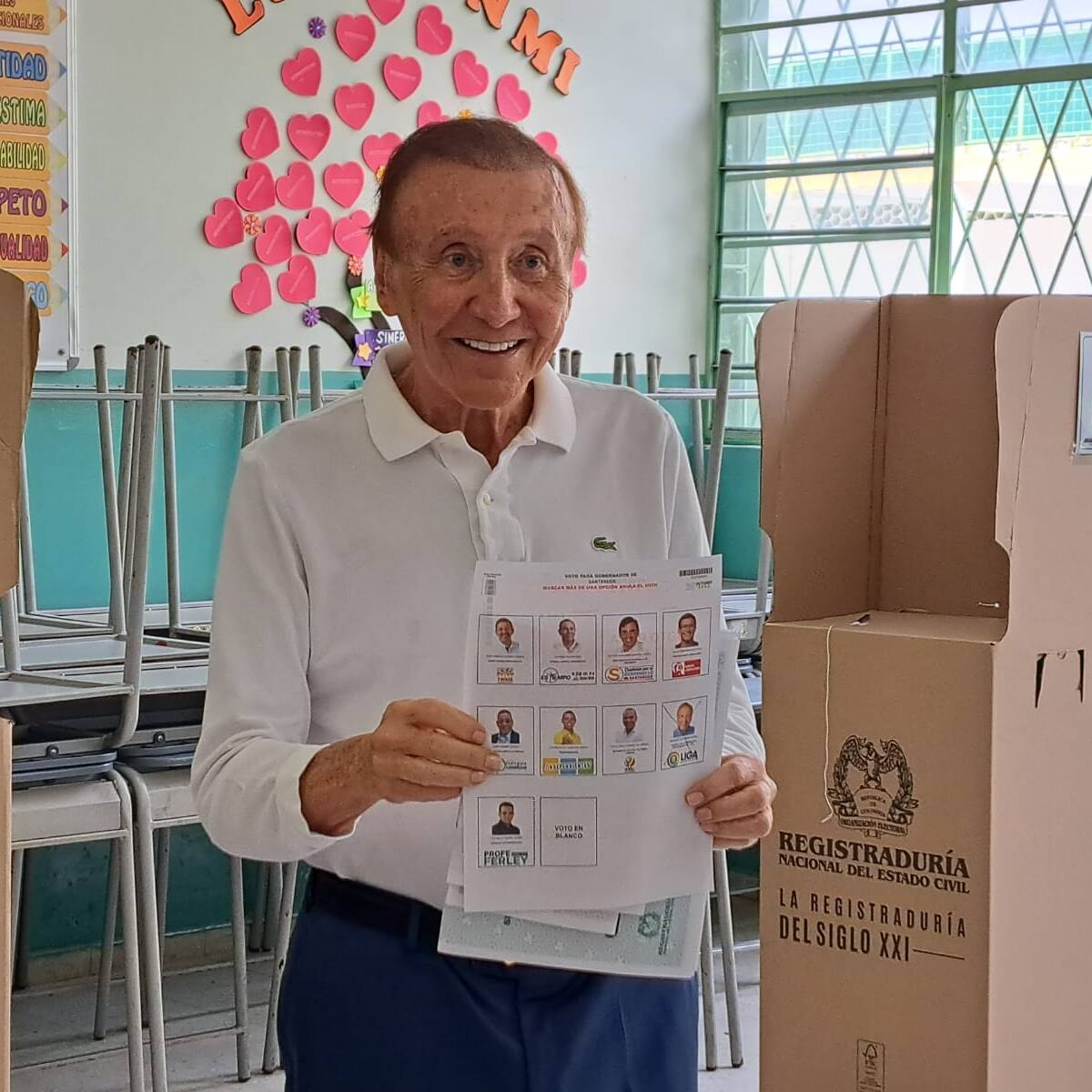¡Sí votó! Por primera vez Rodolfo Hernández apareció públicamente para ejercer su derecho