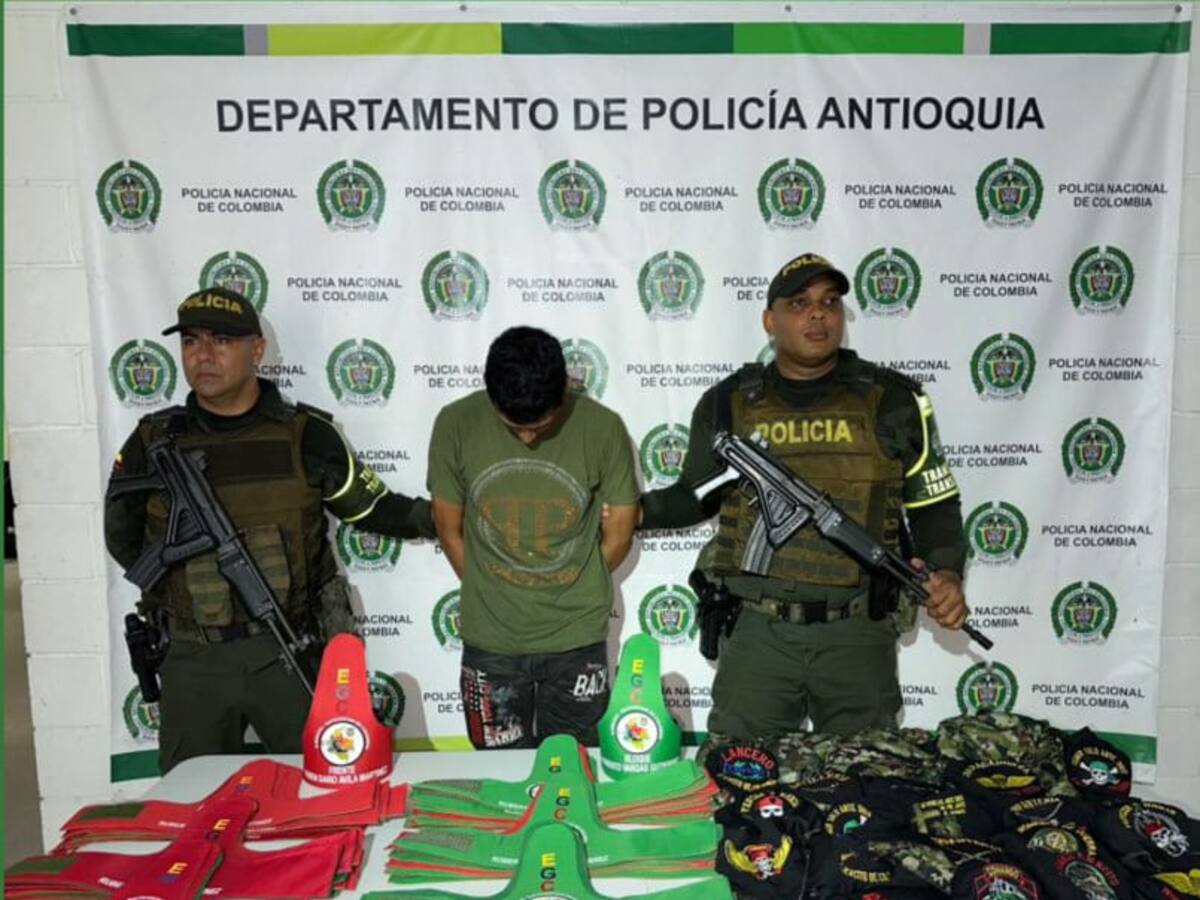 Cárcel para hombre investigado por transportar brazaletes del EGC en un bus de Caucasia