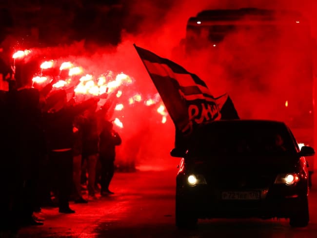 El recibimiento de los hinchas del Zenit previo al duelo por Europa League